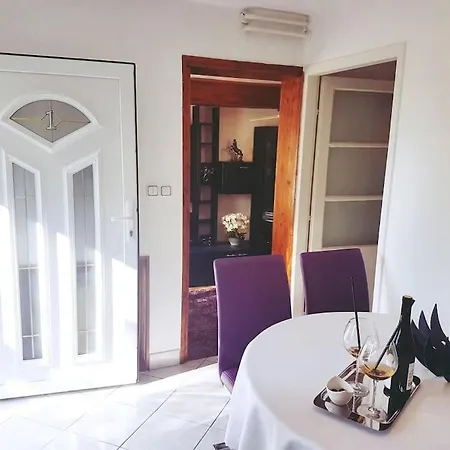 Near The Center - Nada Apartman