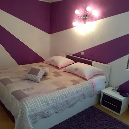 Apartment Near The Center - Nada